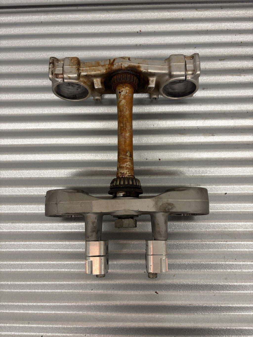 2004 Yamaha YZ250F Triple Tree Front Fork Clamp OEM 5XE-23435-00-00