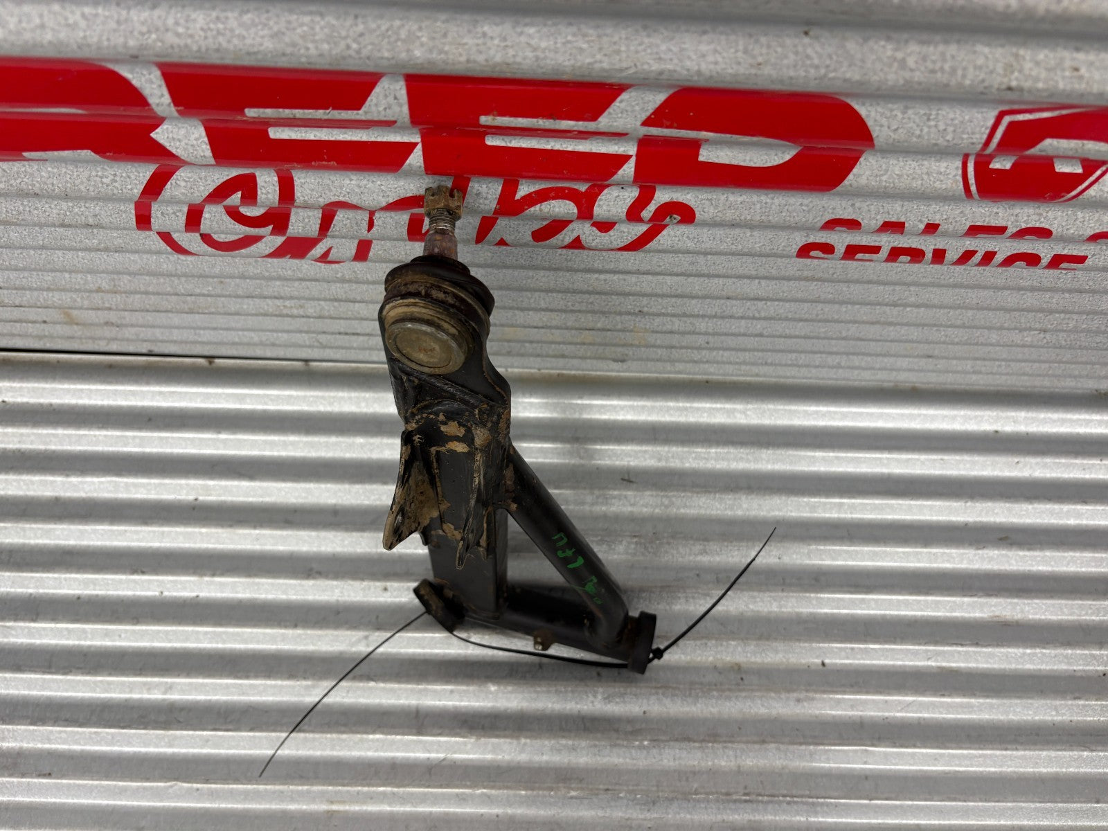 2013 Suzuki KingQuad 750 AXi Front Left Upper A-Arm OEM 52440-31820