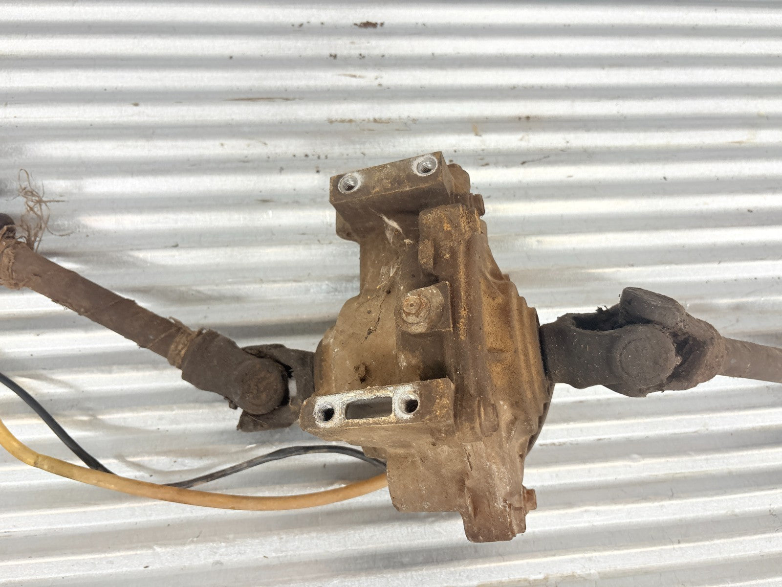 2002 Polaris Sportsman 700 Front Differential w/ Axles OEM 1341344