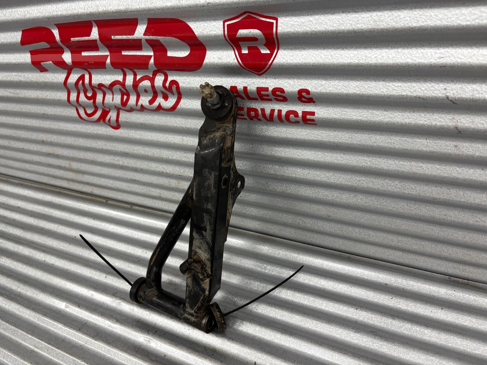 2013 Suzuki KingQuad 750 AXi Front Left Upper A-Arm OEM 52440-31820