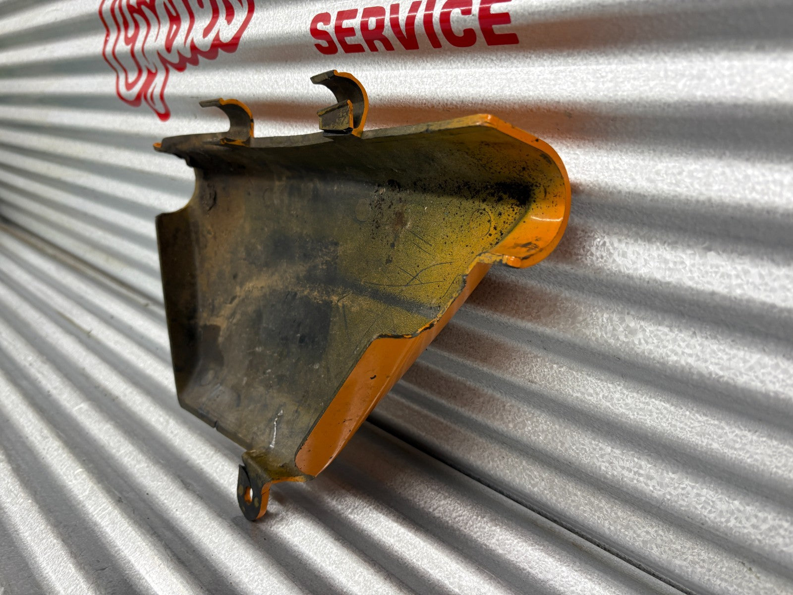 Suzuki 1978 TS100 Right Side Cover OEM 47111-48000-05J