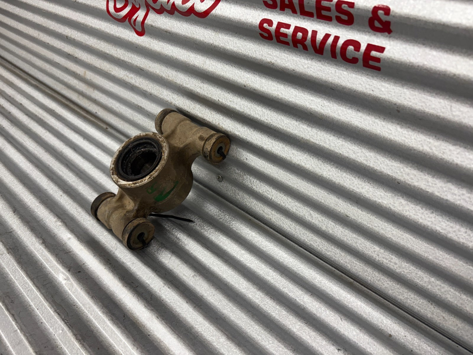 2013 Suzuki KingQuad 750 AXi Right Rear Suspension Knuckle OEM 61600-31G30