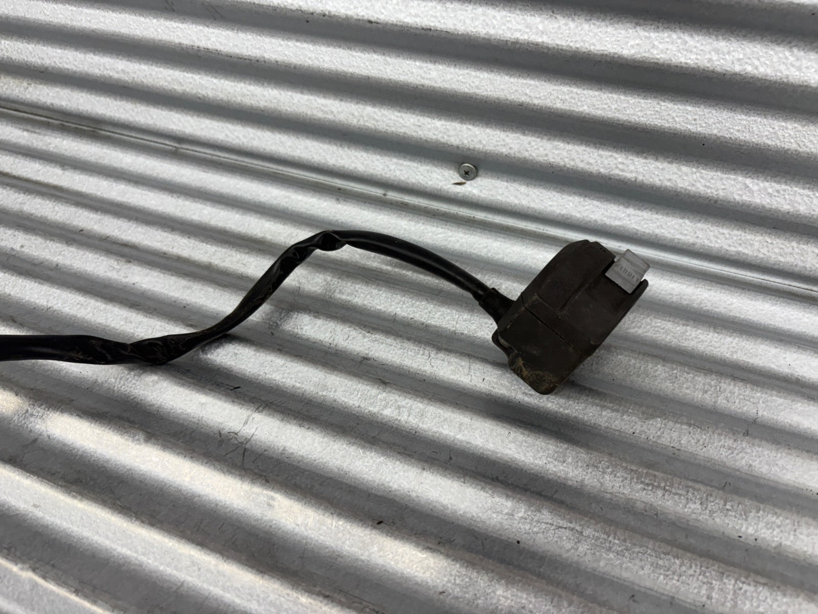 2000 Yamaha Blaster YFS200 Left Bar Switch OEM 2XJ-83975-09-00