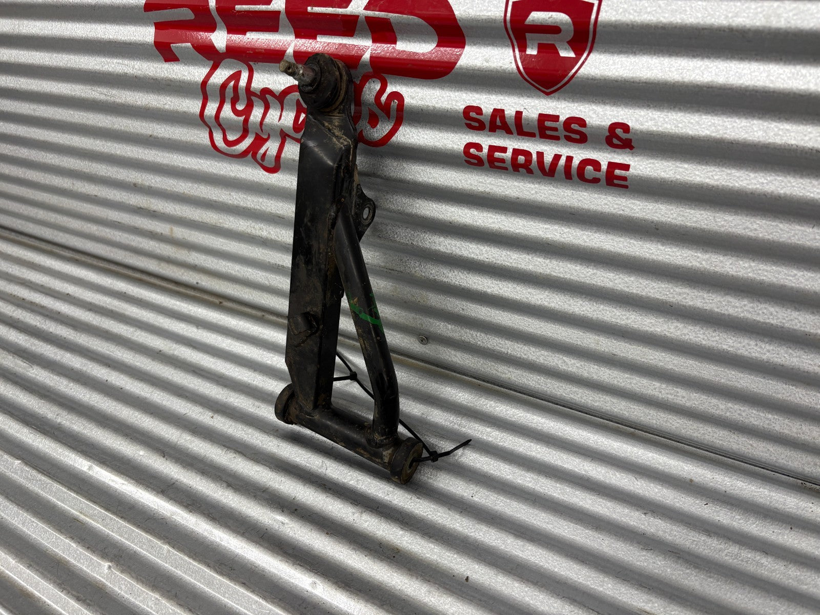 2013 Suzuki KingQuad 750 AXi Front Right Upper A-Arm OEM 52430-31G20