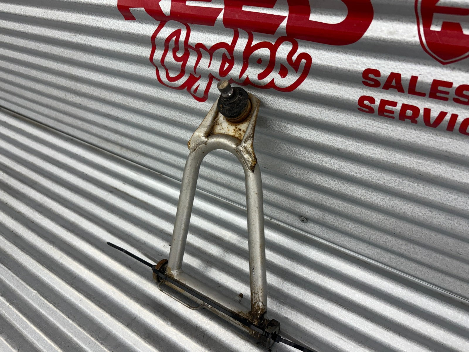 2000 Yamaha Blaster YFS200 Front Left Upper A-Arm OEM 2XJ-23540-01-35