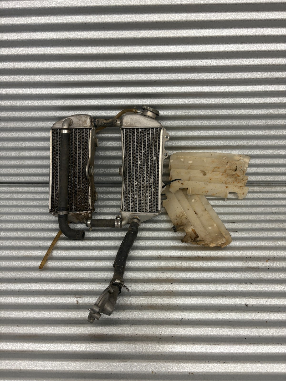 2004 Yamaha YZ250F Radiator Assembly OEM 5NL-1240A-00-00