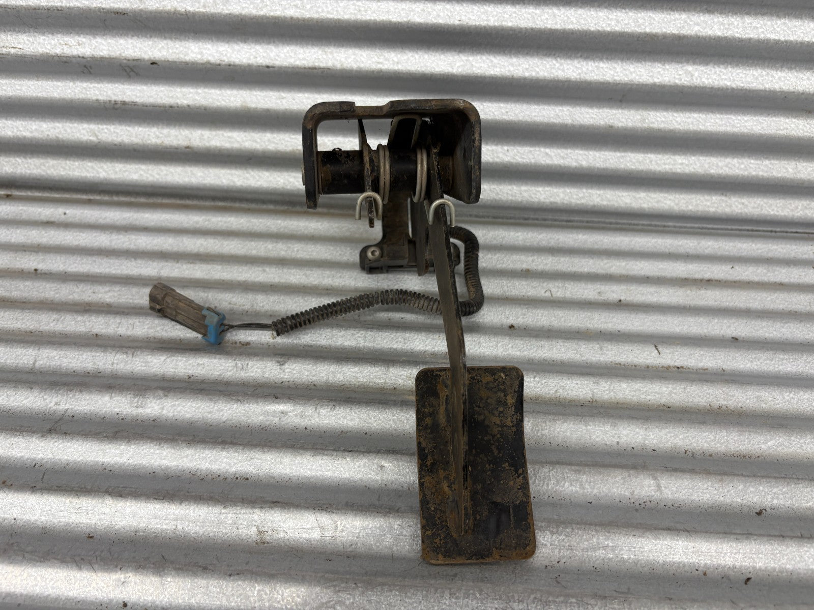 2014 Polaris Ranger 570 Crew EFI Gas Throttle Pedal & Mount OEM 1018977-329