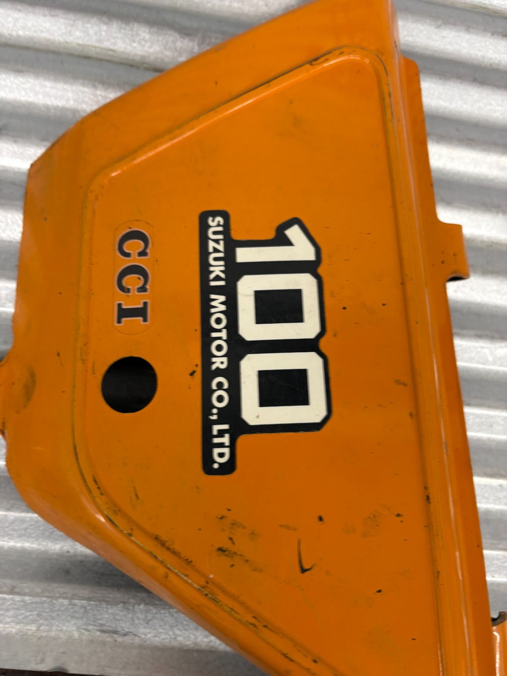 Suzuki 1978 TS100 Left Side Cover OEM 47211-48000-05M