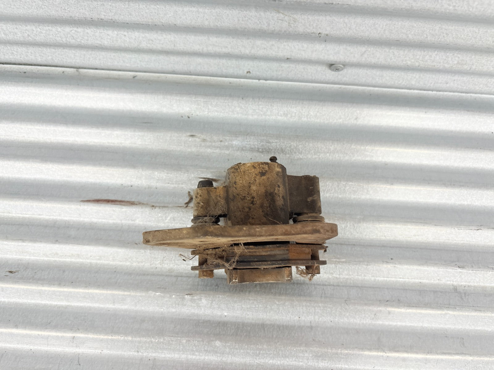 2002 Polaris Sportsman 700 Left Front Brake Caliper Assembly OEM 5132960